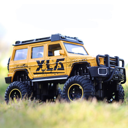 Die-Cast Off-Road Vehicle Toy – Alloy 4x4 Model Car for Kids & Collectors