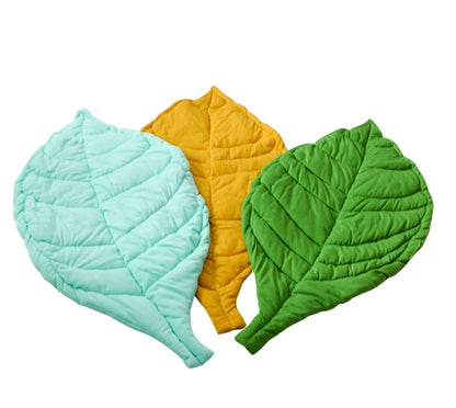 Leaf-Shaped Baby Blanket – Soft & Cozy Nursery Blanket for Newborns